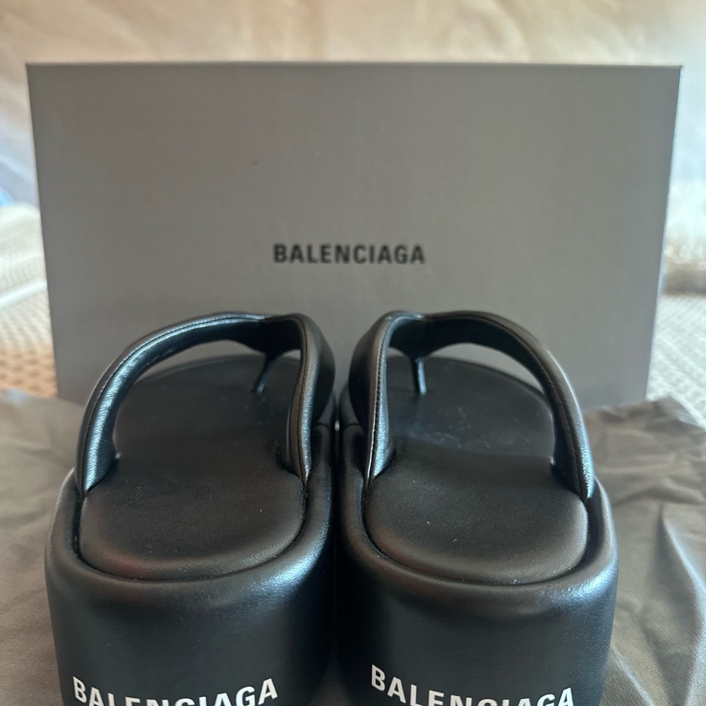 Balenciaga leather slide sandals 🔥🔥 - Picture 8 of 8
